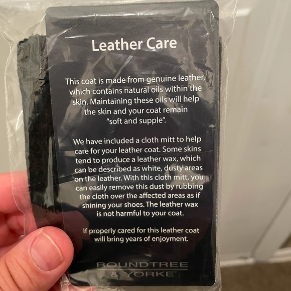 Roundtree and Yorke Lambskin Leather Jacket - Picture 5 of 7